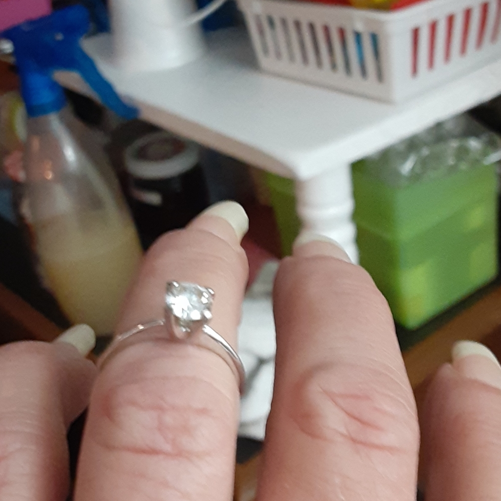 Womans Cubic Zirconia Diamond Ring